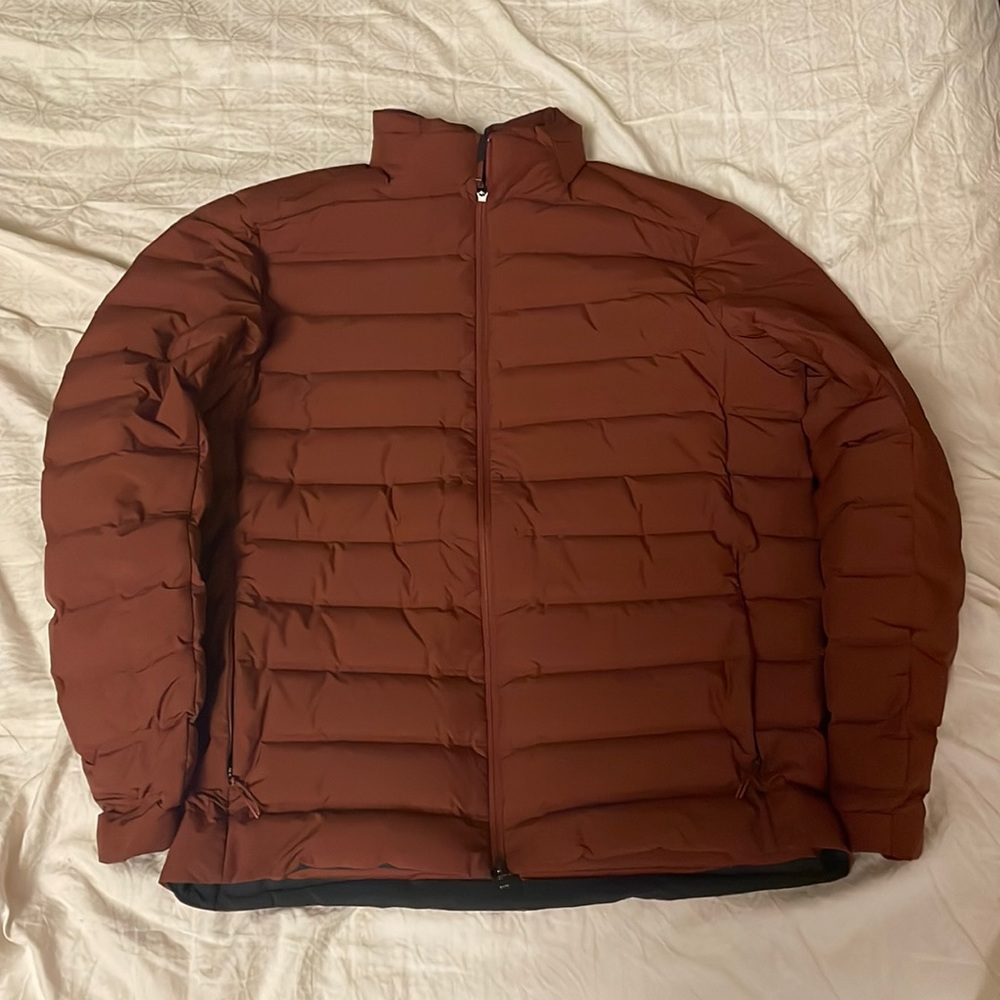 Large Lululemon Navigation Down puffer jacket